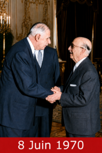 La poignée de mains de De gaulle et Franco